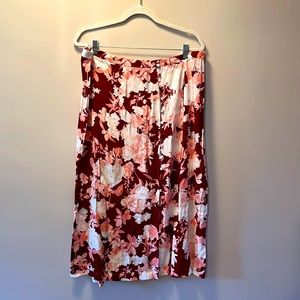 Chelsea 28 Button Front 100% Viscose Floral Skirt XL in maroon, pink & white!
